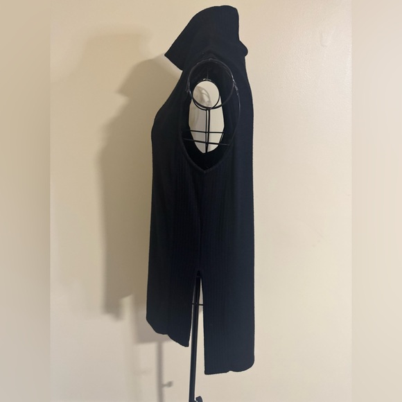 Banana Republic Ribbed Merino Mock Neck Tank in Black Size Small - Picture 4 of 7